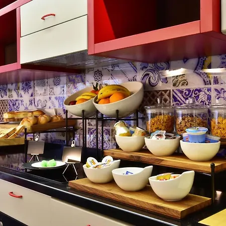 Anfiteatro Le 4* קטאניה